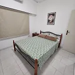 Makenzy Mermaid 2 Bedroom Apartment
