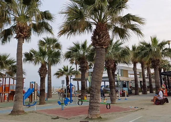 Makenzy Mermaid 2 Bedroom Apartament