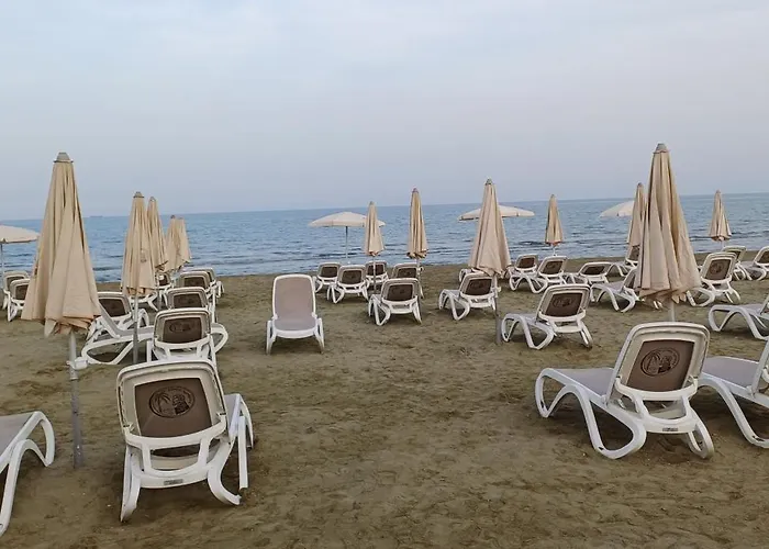 Апартаменты Makenzy Mermaid 2 Bedroom *