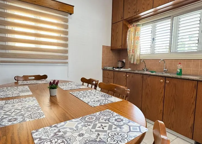 Апартаменты Makenzy Mermaid 2 Bedroom